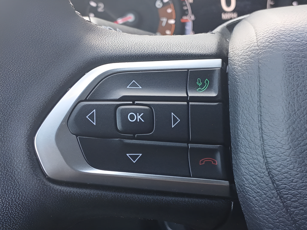 Used 2024 Jeep Compass Latitude AWD/4WD image 22