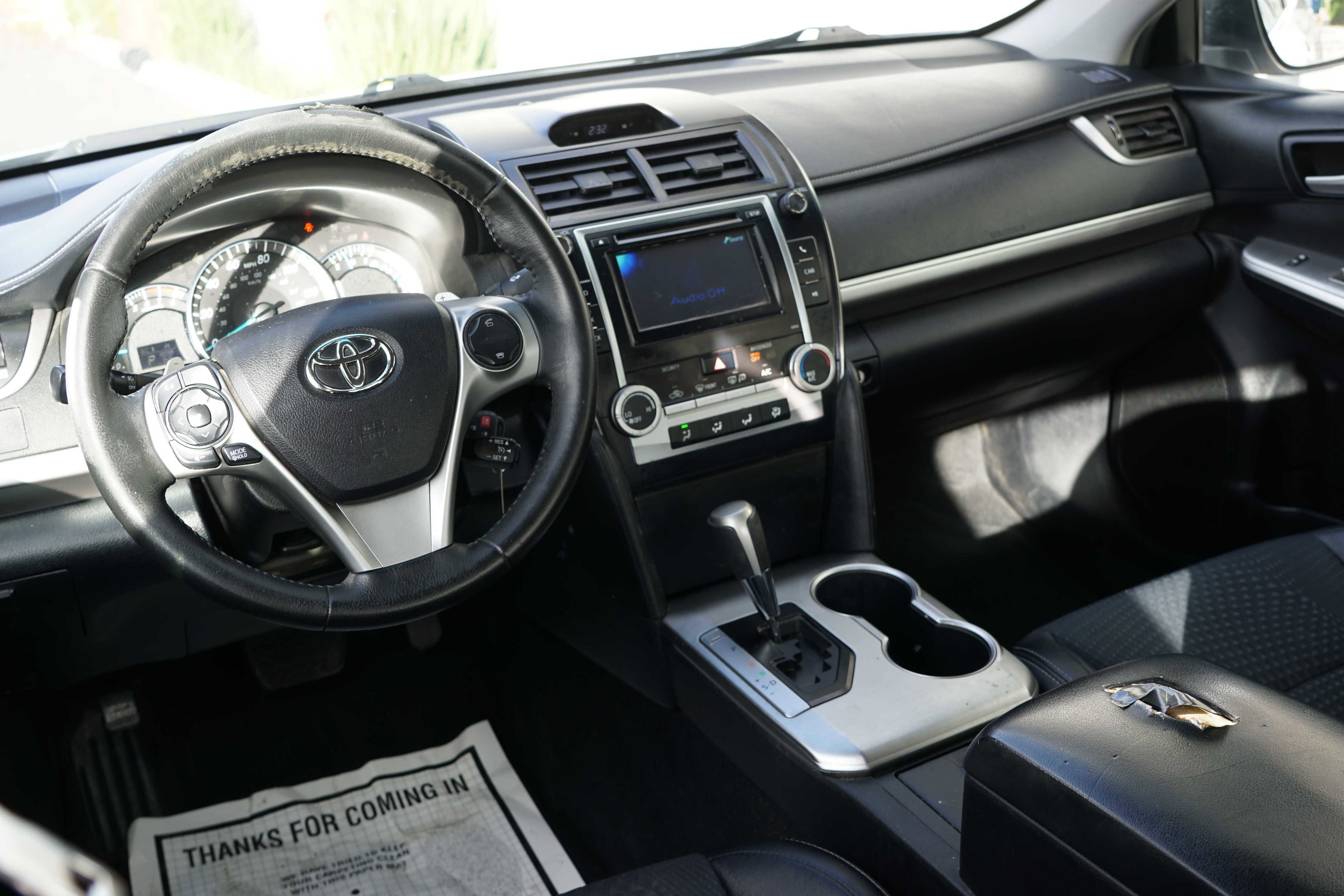 Used 2014 Toyota Camry SE image 31