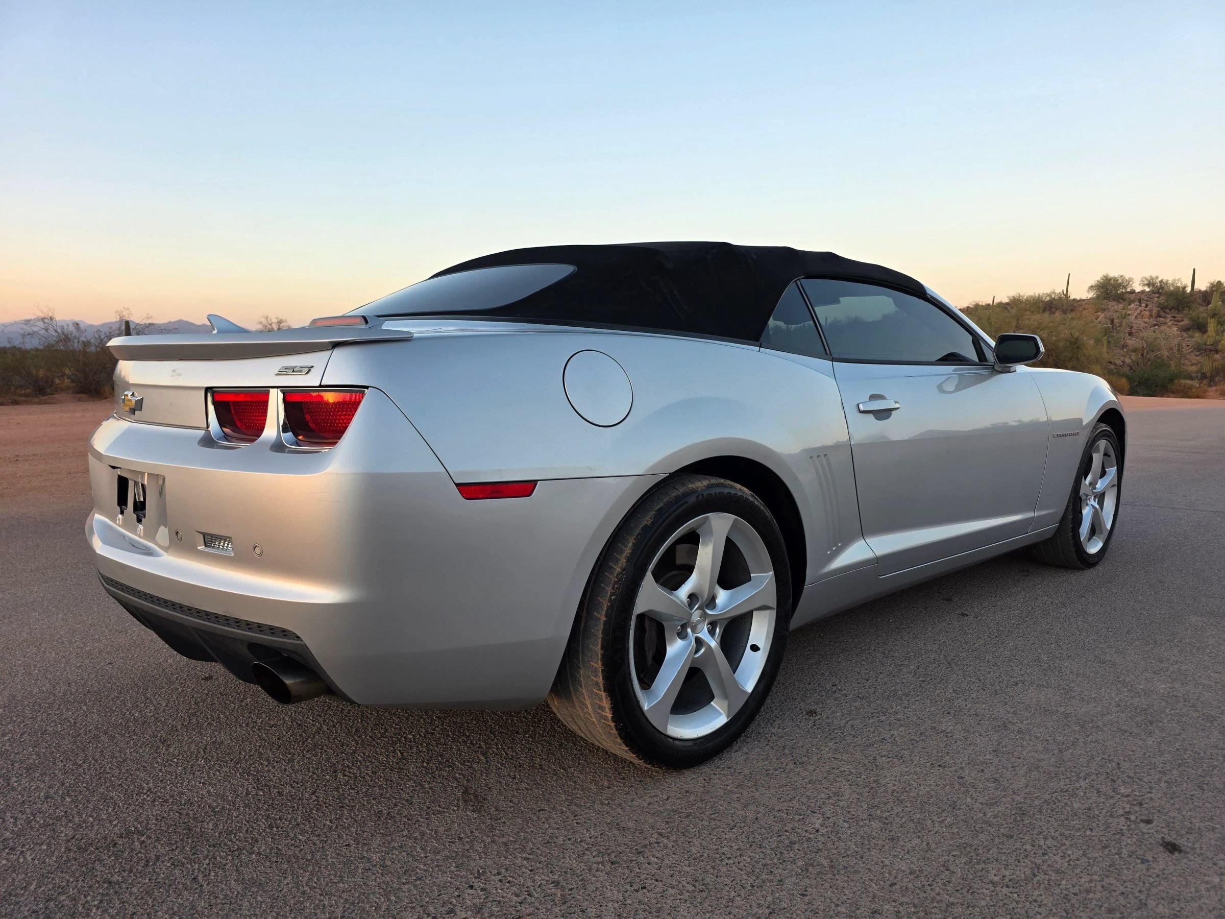Used 2012 Chevrolet Camaro SS RWD image 5