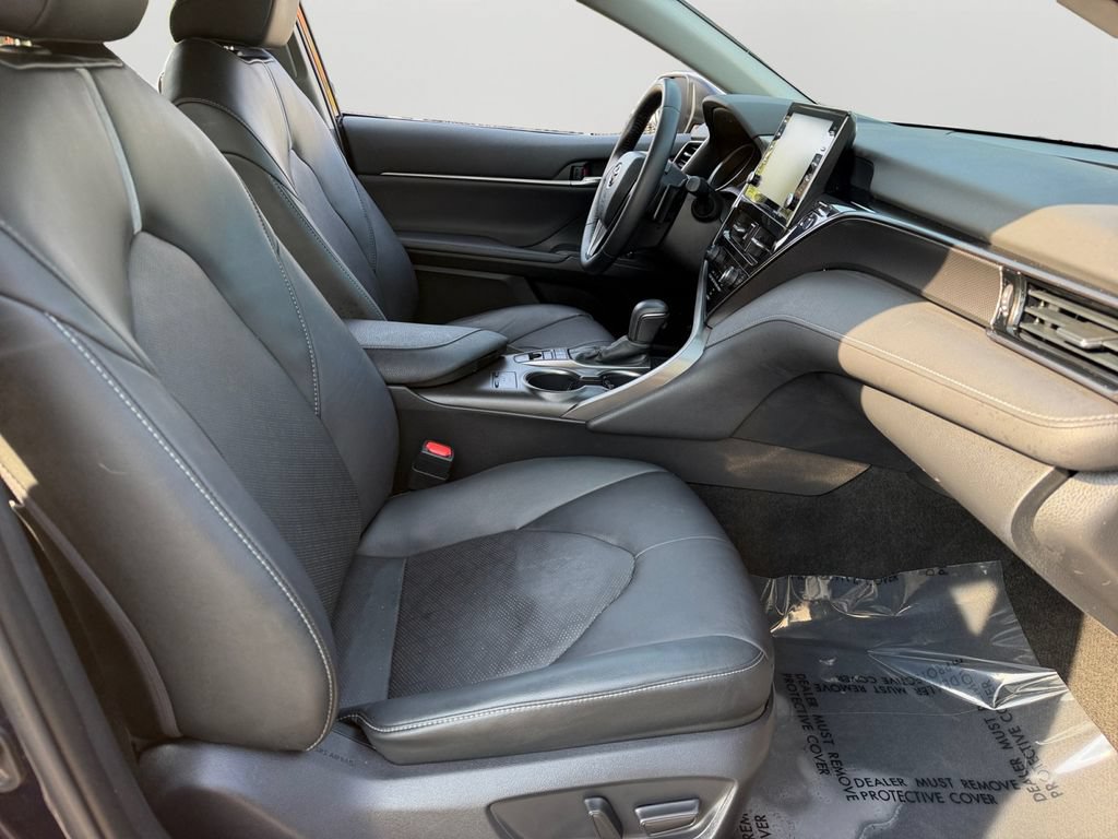 Used 2022 Toyota Camry XSE FWD image 7
