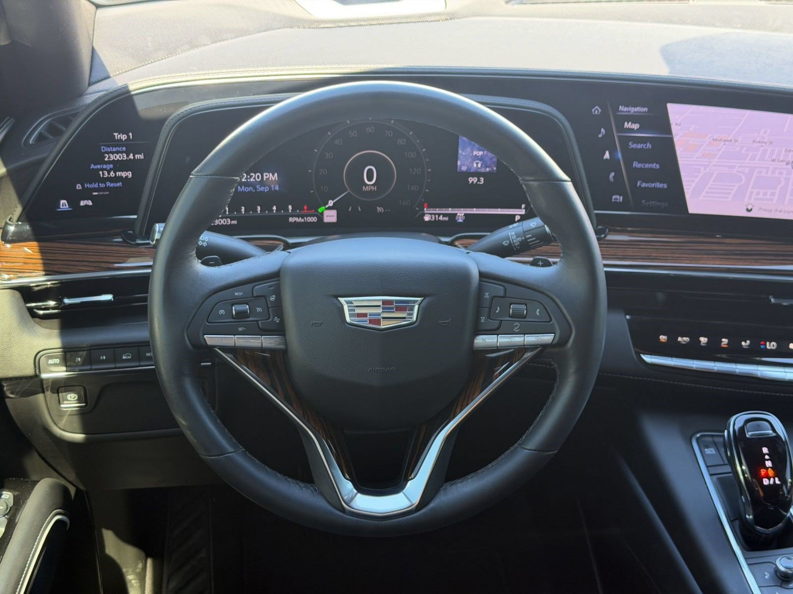 Used 2023 Cadillac Escalade Luxury AWD/4WD image 26