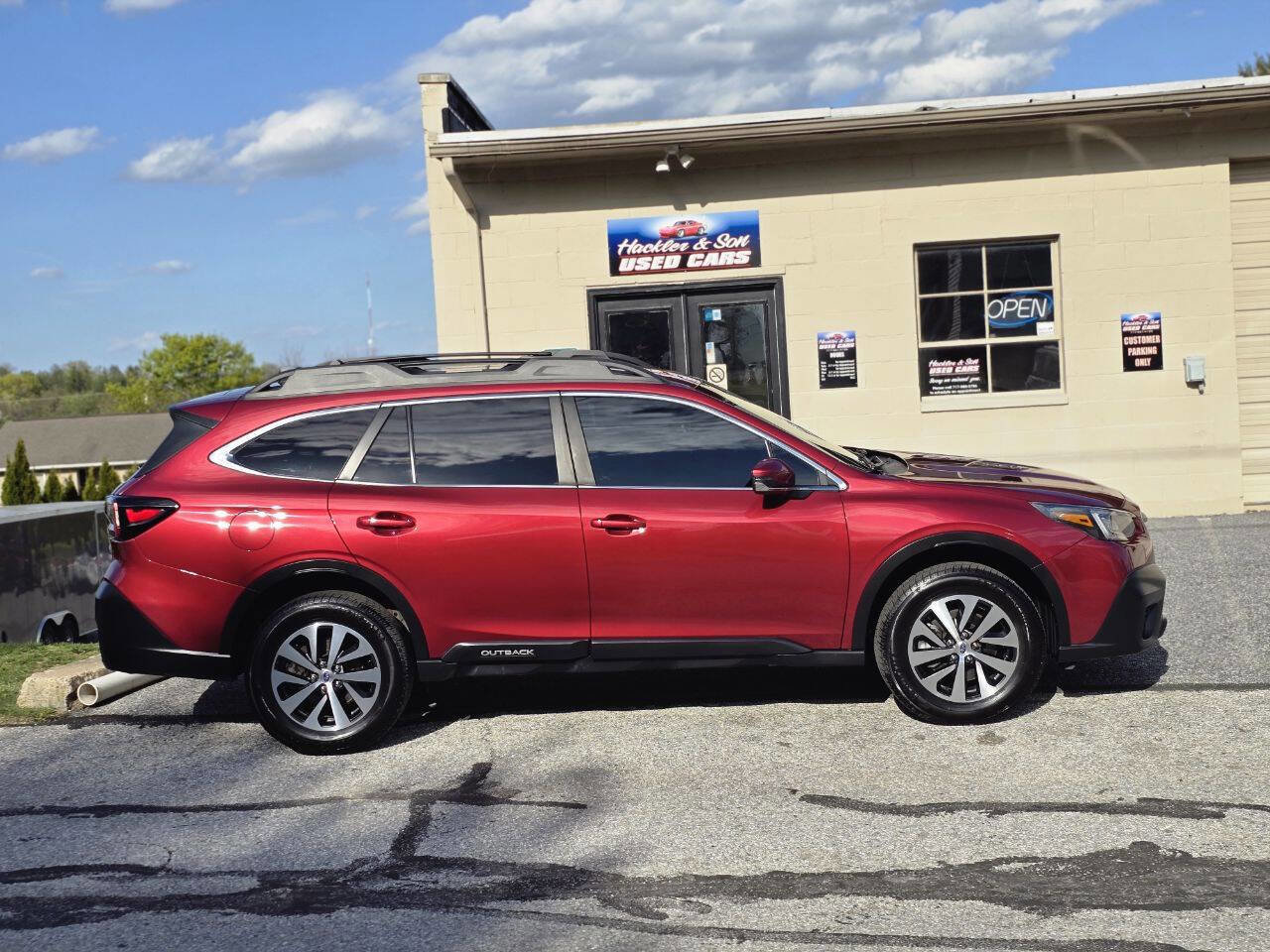 Used 2022 Subaru Outback Premium image 3