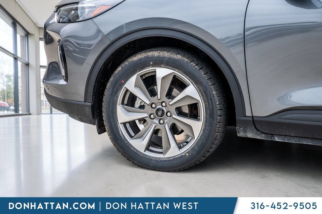 Used 2023 Ford Escape Platinum AWD/4WD image 40