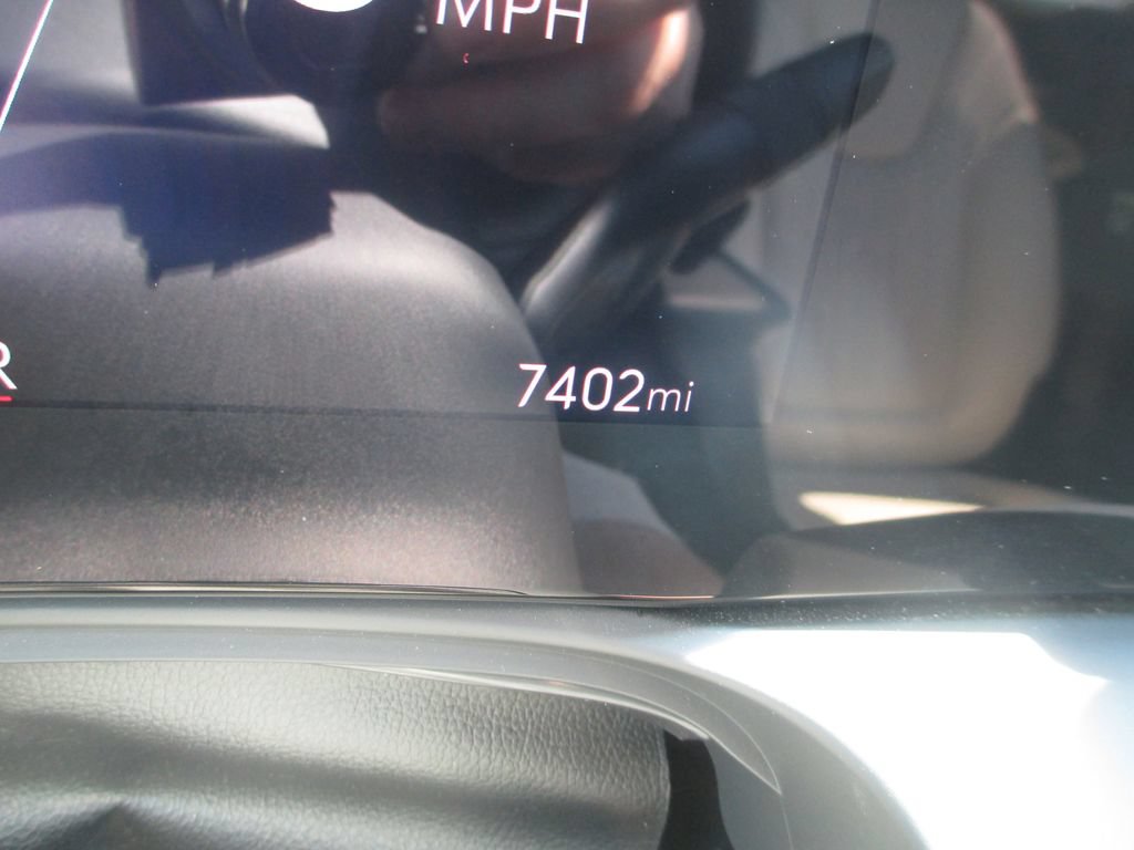 Certified 2026 Buick Encore GX Avenir w/ Avenir Technology Package FWD image 30