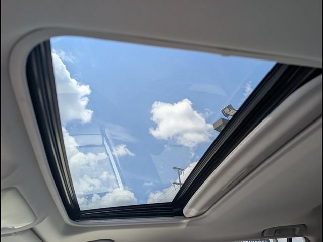 Used 2019 Toyota RAV4 XLE w/ Convenience Package FWD image 13