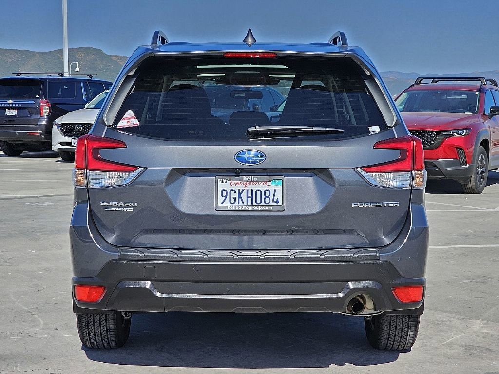 Certified 2023 Subaru Forester Premium AWD/4WD image 17