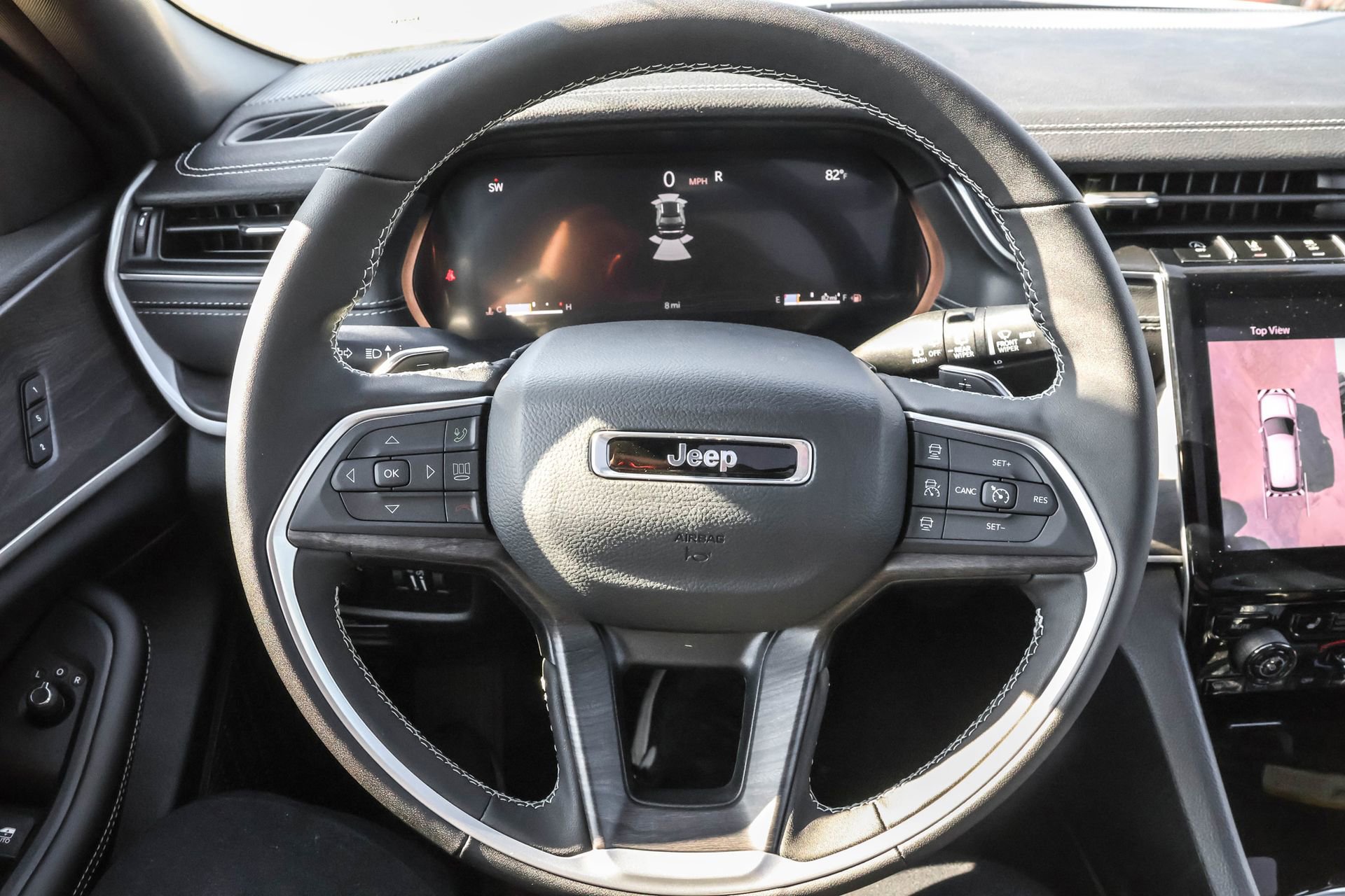 New 2025 Jeep Grand Cherokee Limited w/ Luxury Tech Group II image 29