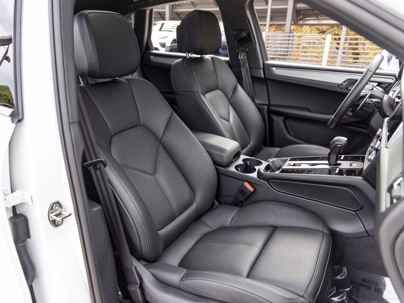 Used 2026 Porsche Macan AWD/4WD image 67