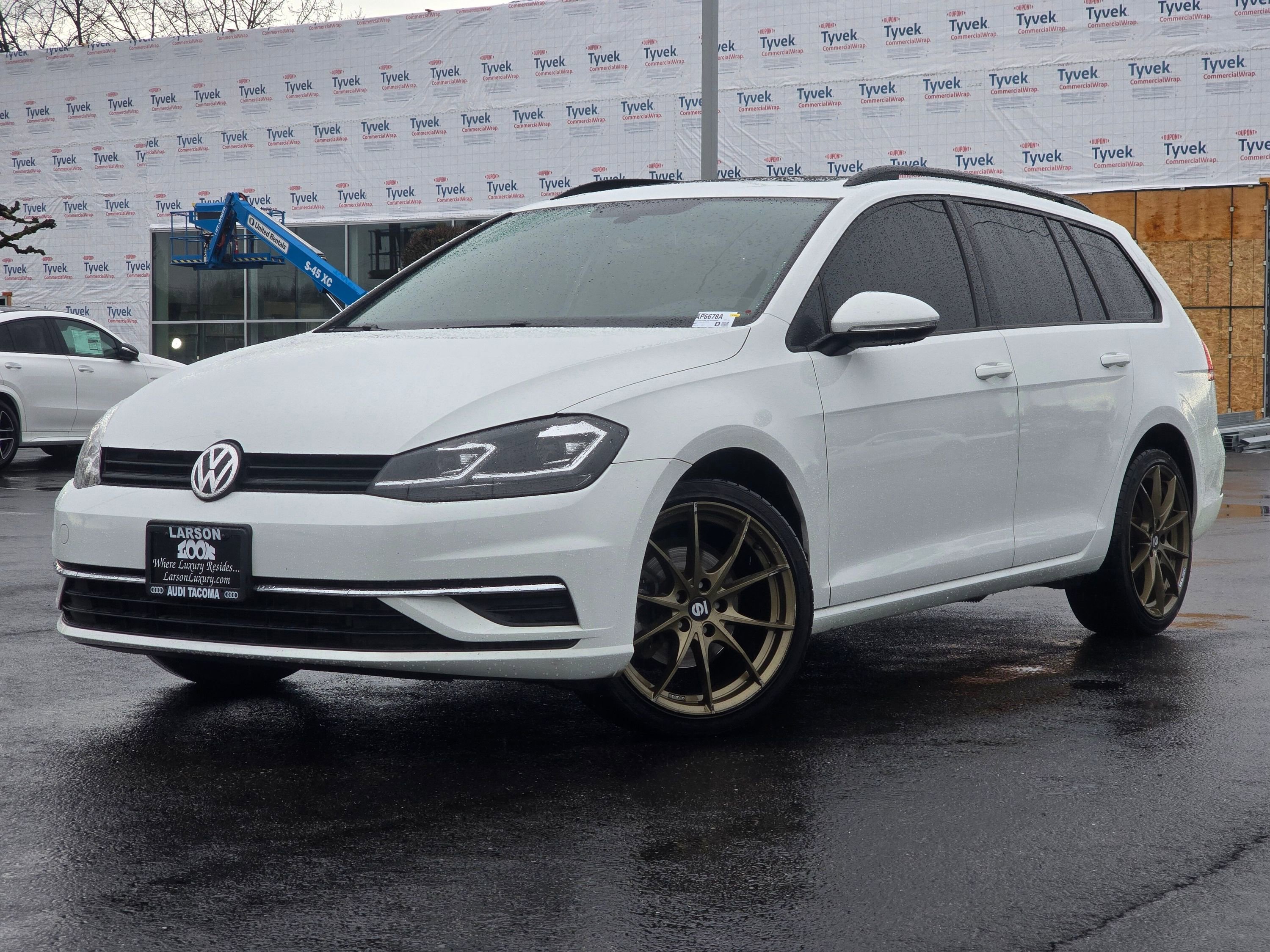 Used 2018 Volkswagen Golf SE