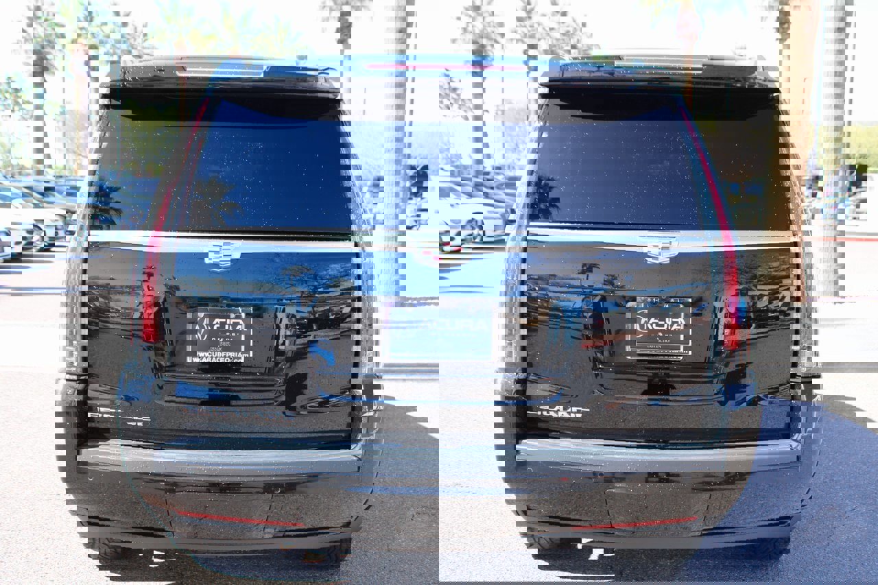 Used 2019 Cadillac Escalade Luxury image 4