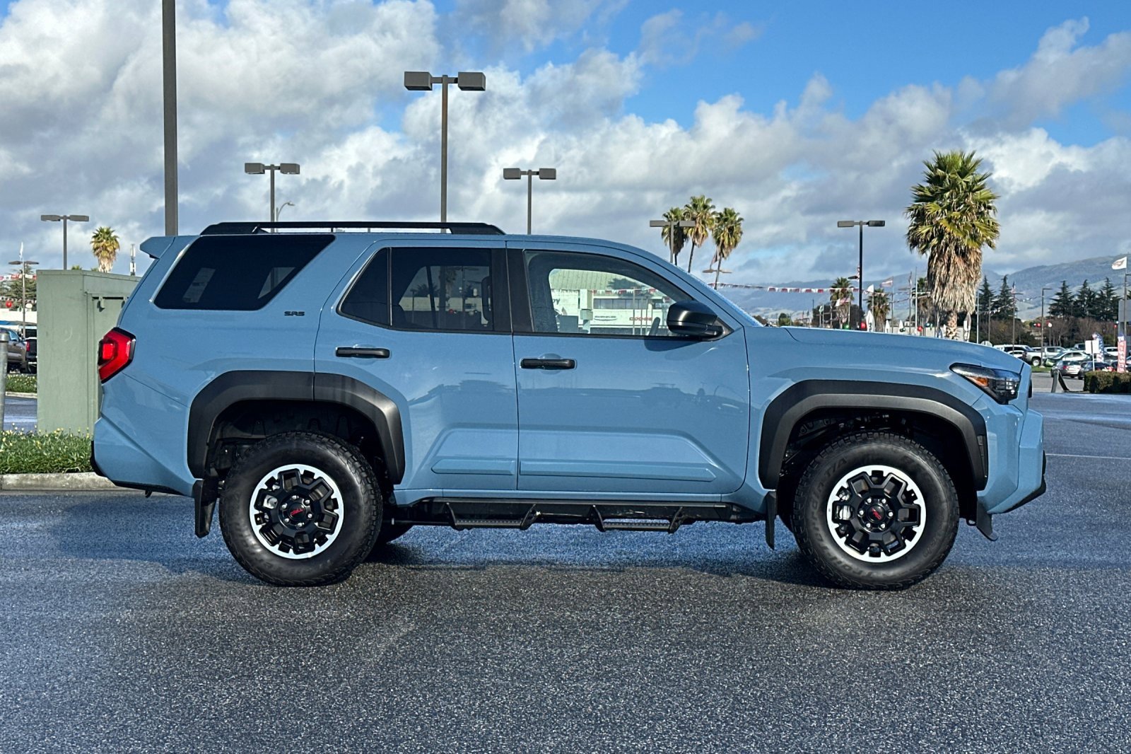 Used 2025 Toyota 4Runner SR5 image 3