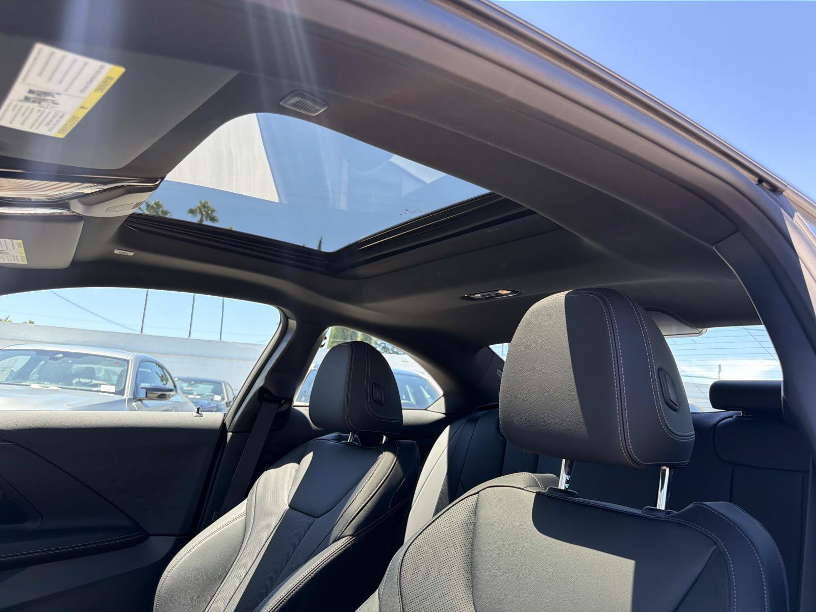 Used 2025 BMW M240i Coupe RWD image 11
