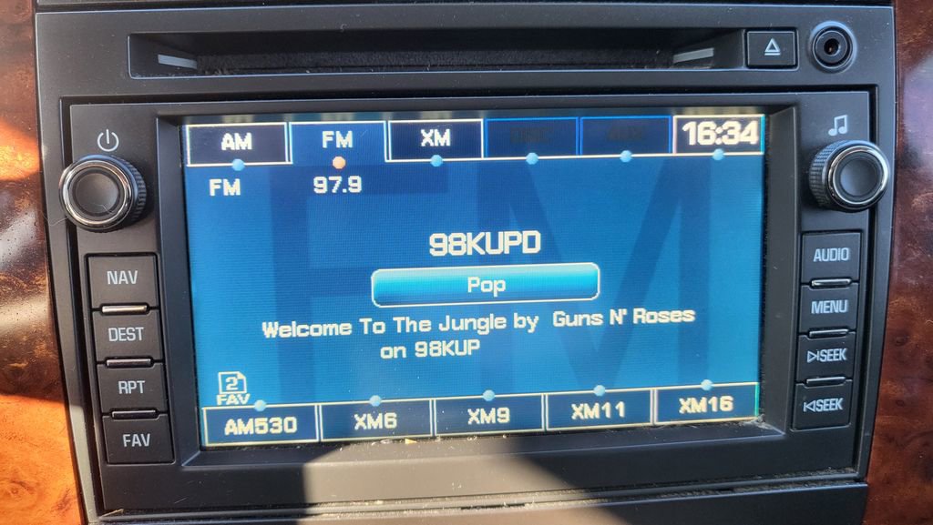 Used 2011 Chevrolet Avalanche LT w/ Texas Edition image 31