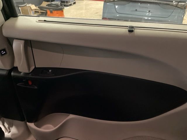 Used 2024 Chrysler Pacifica Touring-L image 31