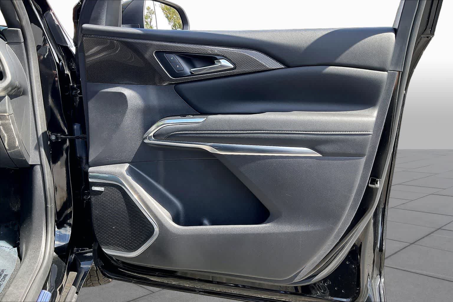 Used 2025 Chevrolet Traverse High Country w/ LPO, Floor Liner Package FWD image 44