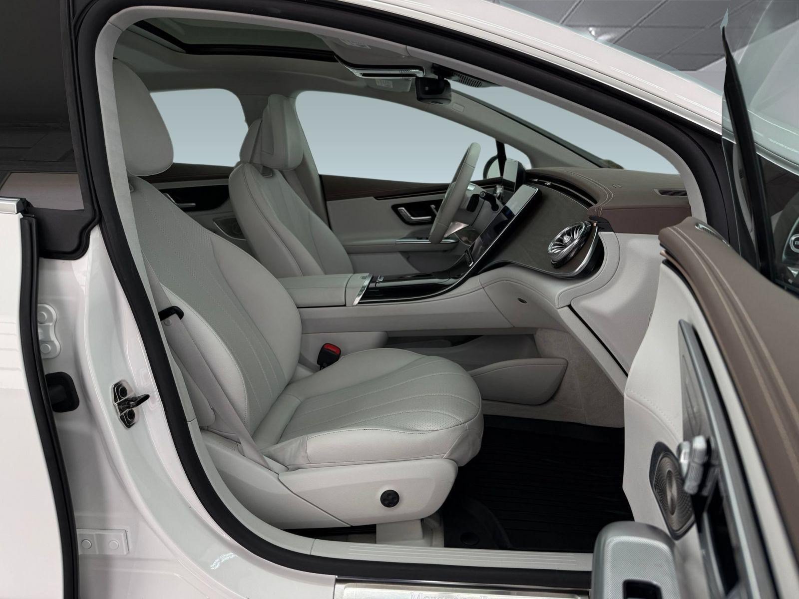 Used 2023 Mercedes-Benz EQE 350+ 4MATIC Sedan image 23