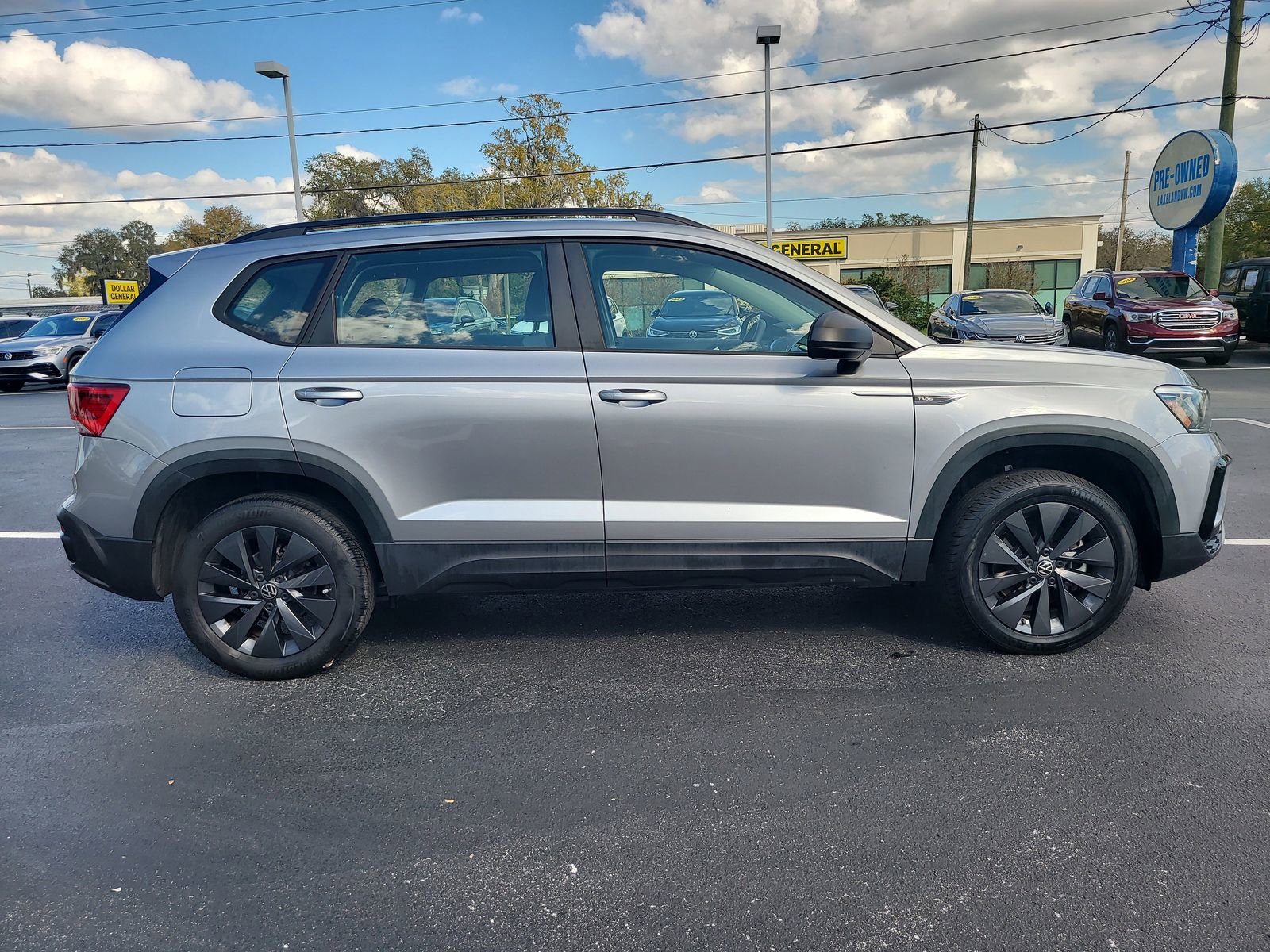 Used 2023 Volkswagen Taos S image 5