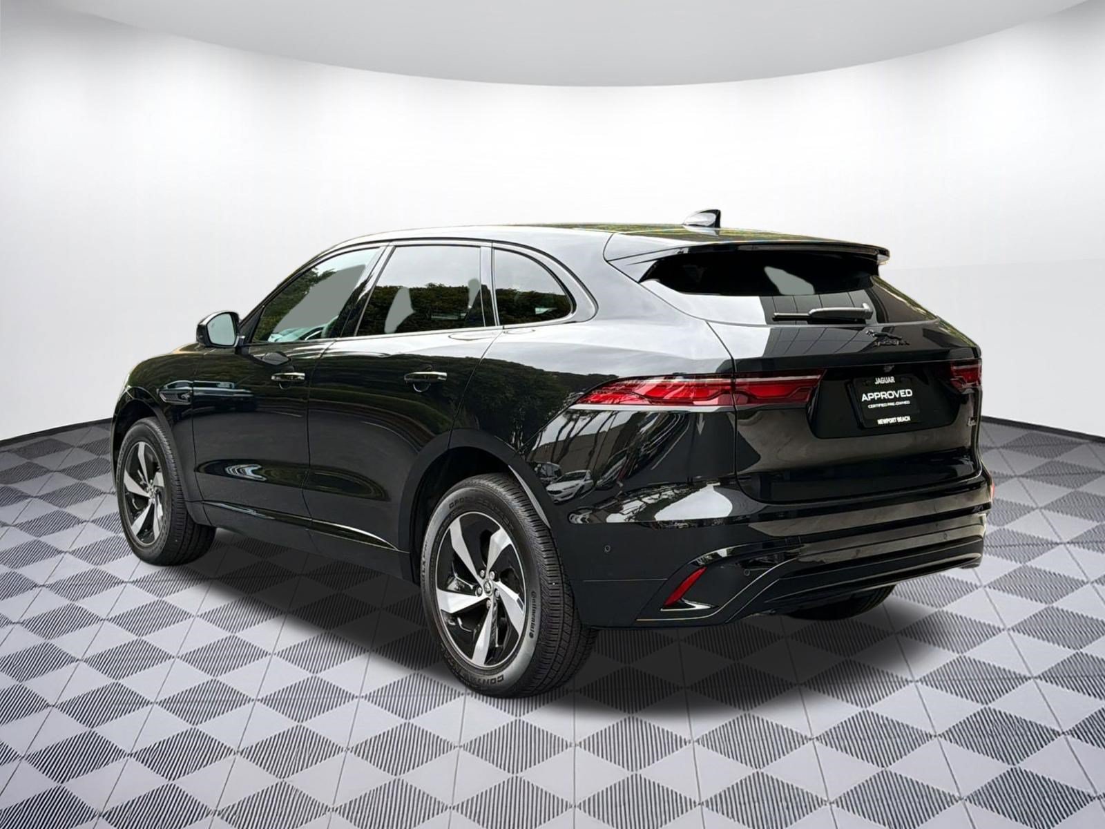 Used 2026 Jaguar F-PACE R-Dynamic S AWD/4WD image 3