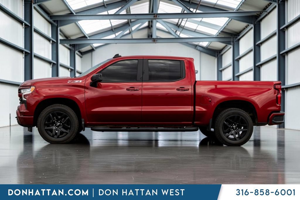 Used 2022 Chevrolet Silverado 1500 RST w/ Z71 Off-Road Package AWD/4WD image 3