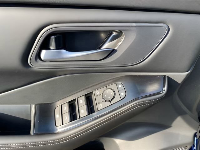 New 2026 Nissan Rogue SV w/ Cold Weather Package AWD/4WD image 10