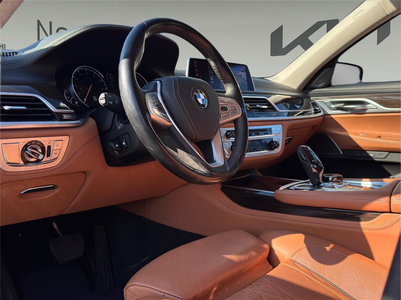 Used 2019 BMW 740i xDrive w/ Executive Package image 7