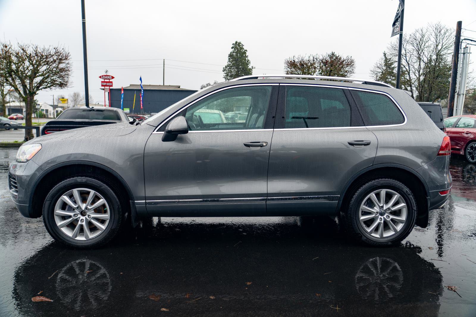 Used 2014 Volkswagen Touareg Sport AWD/4WD image 13