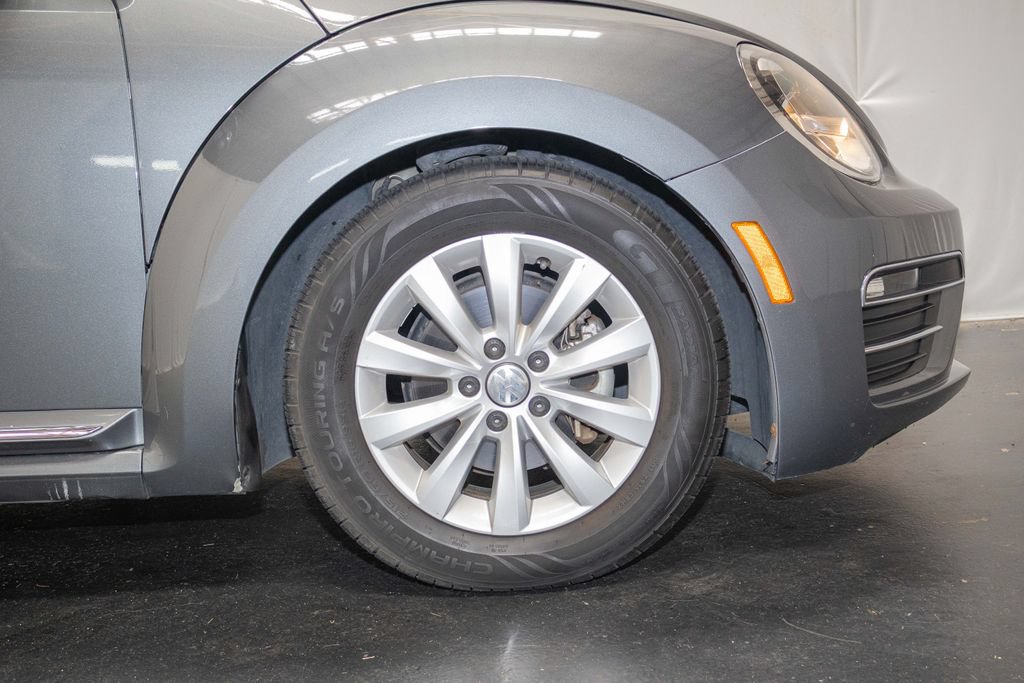 Used 2018 Volkswagen Beetle 2.0T S FWD image 6