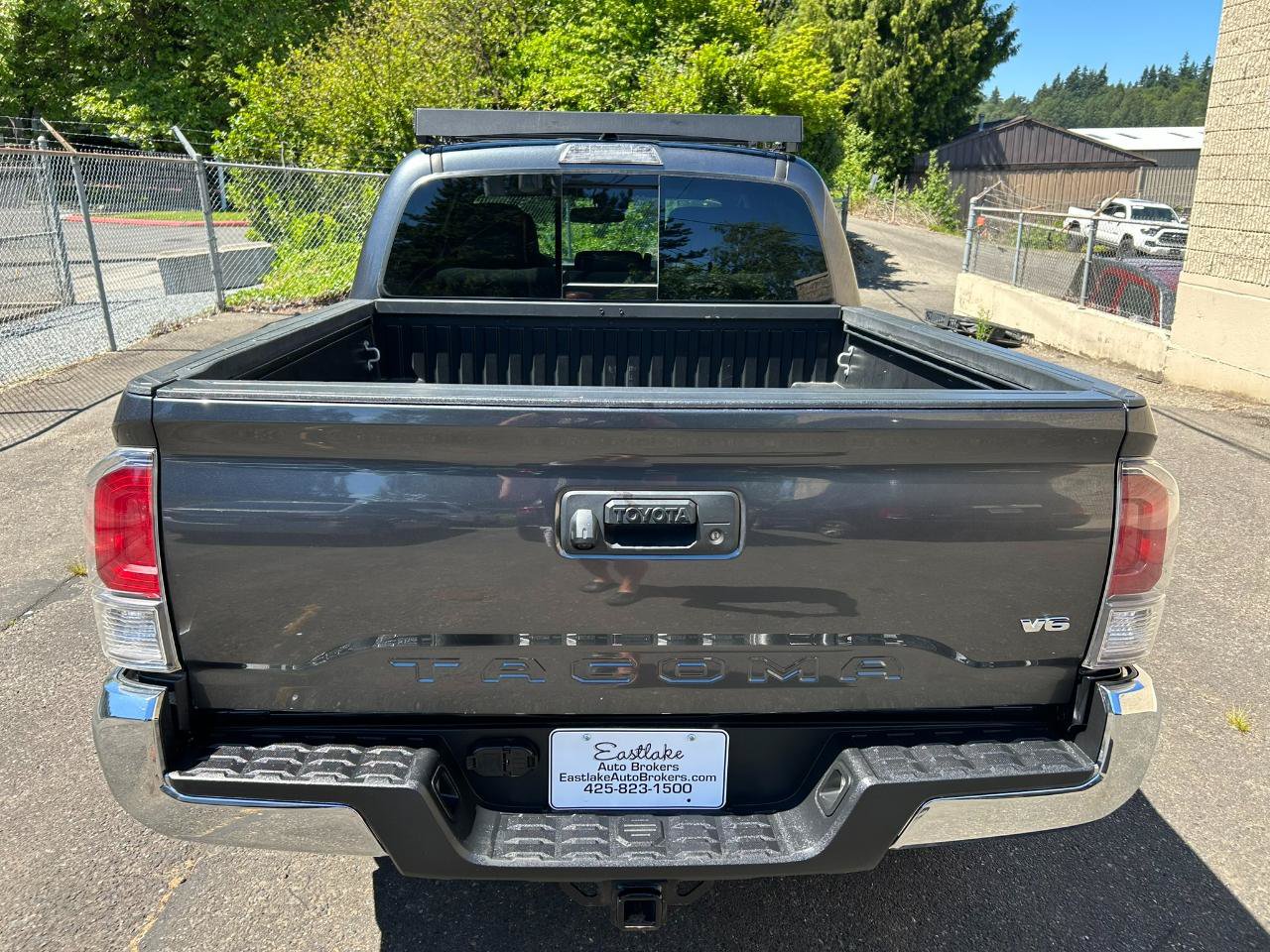 Used 2022 Toyota Tacoma TRD Off-Road AWD/4WD image 6
