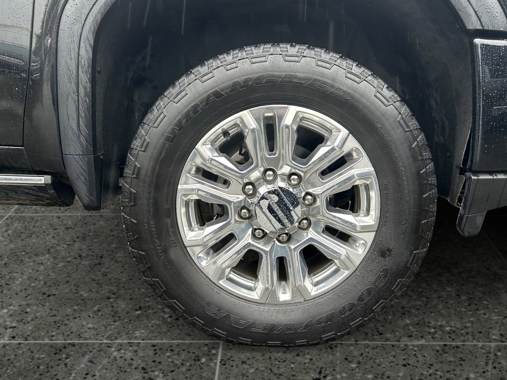 Used 2023 GMC Sierra 3500 Denali image 9