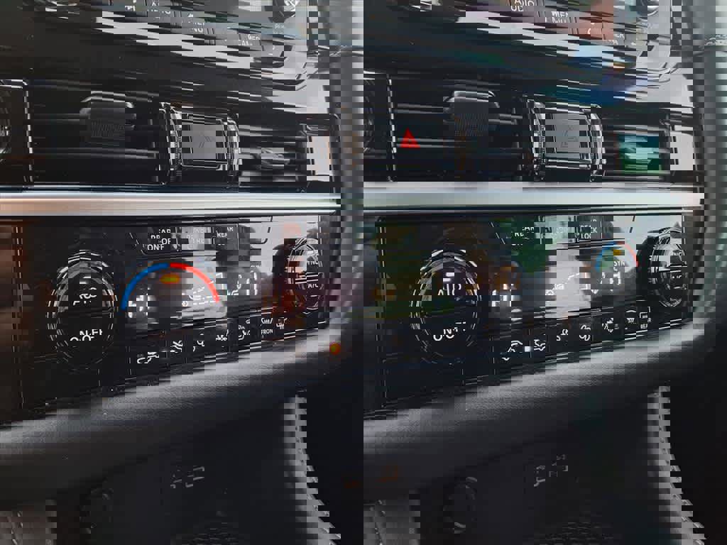 Used 2022 Nissan Pathfinder S image 13