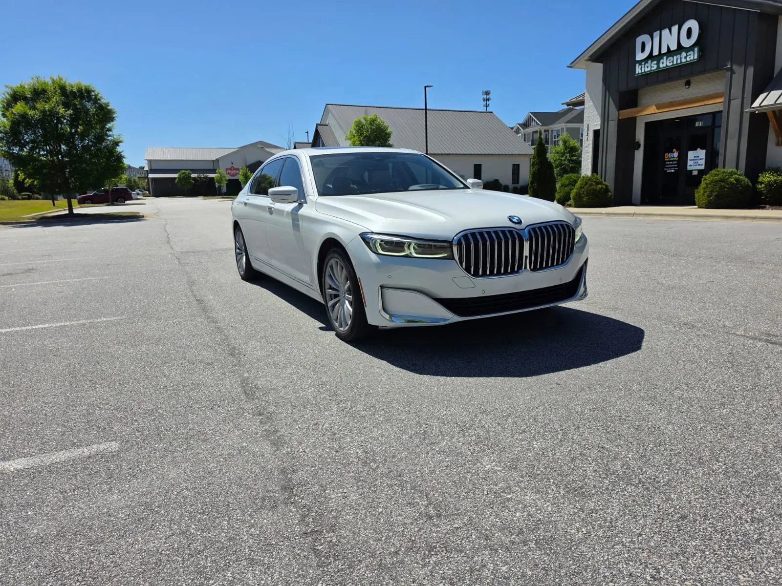 Used 2020 BMW 740i w/ Premium Package RWD image 3