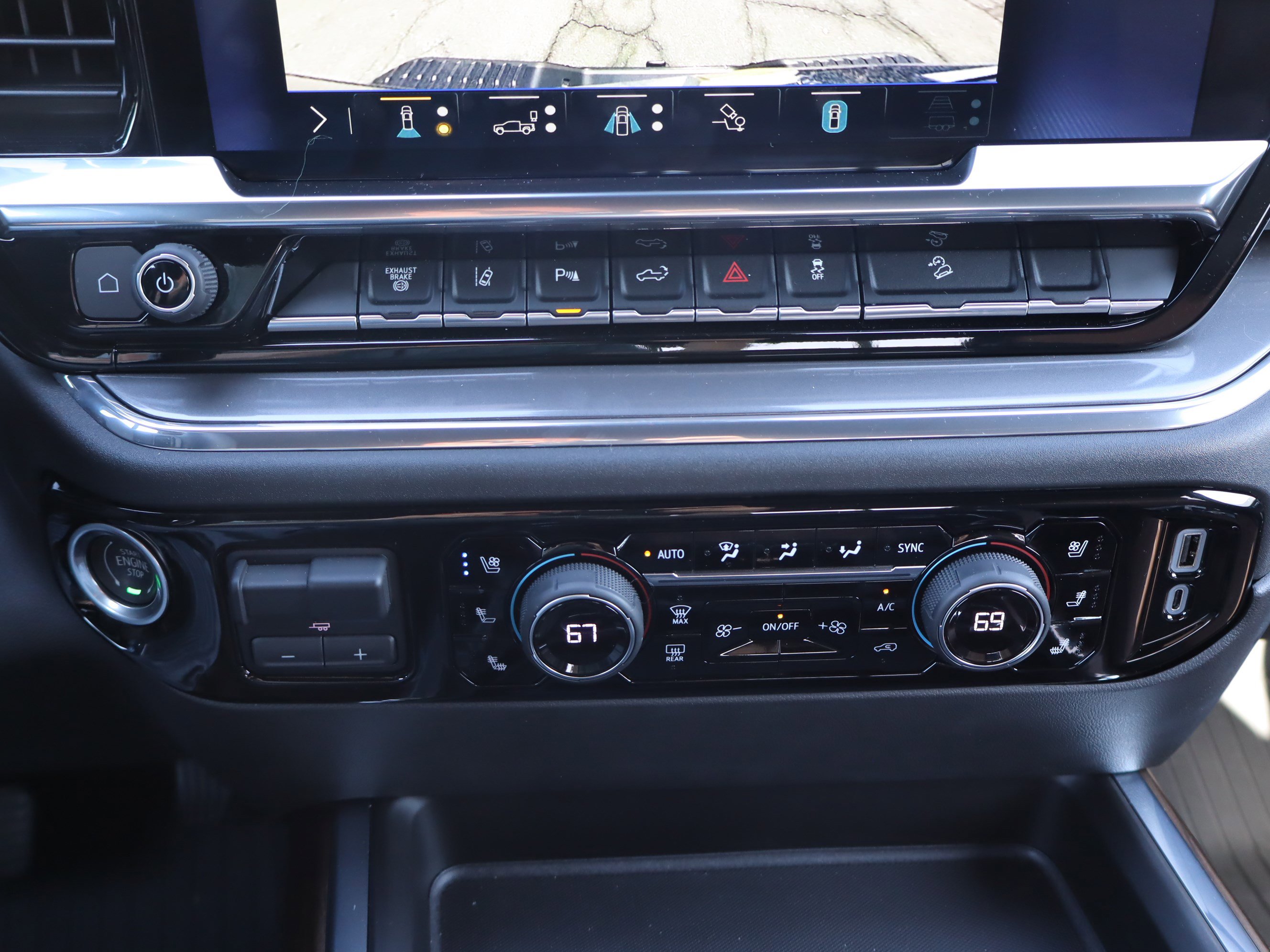 Used 2024 Chevrolet Silverado 2500 High Country w/ High Country Premium Package image 33