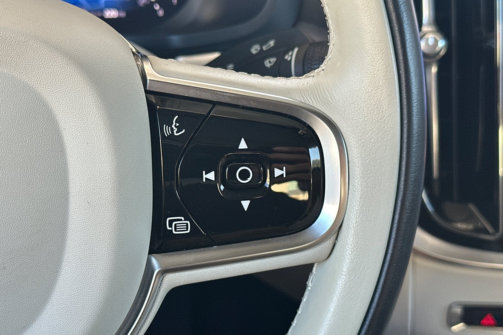 Certified 2023 Volvo S60 B5 Core w/ Climate Package FWD image 28