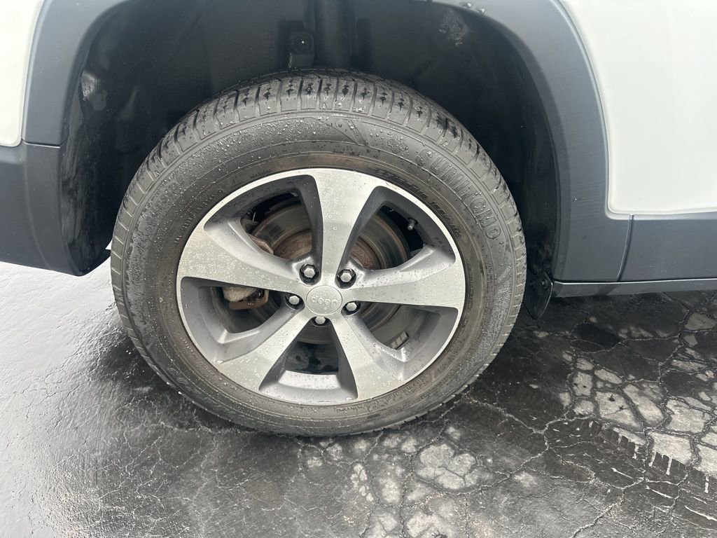 Used 2021 Jeep Cherokee Limited image 40