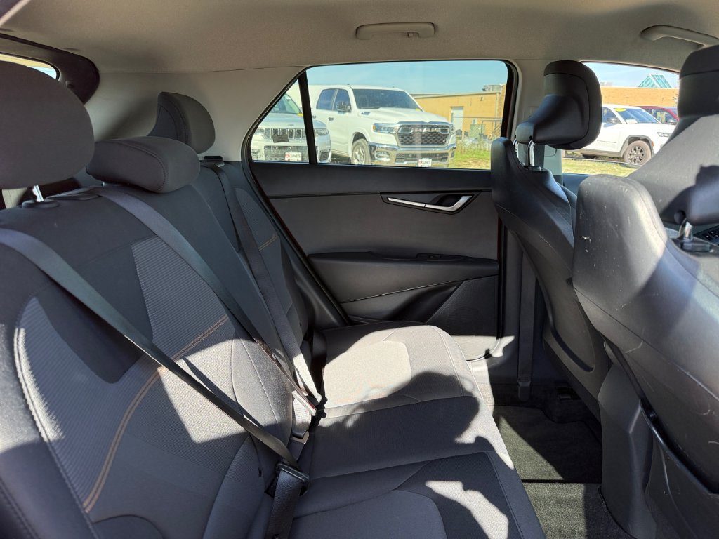 Used 2025 Kia Niro LX FWD image 36
