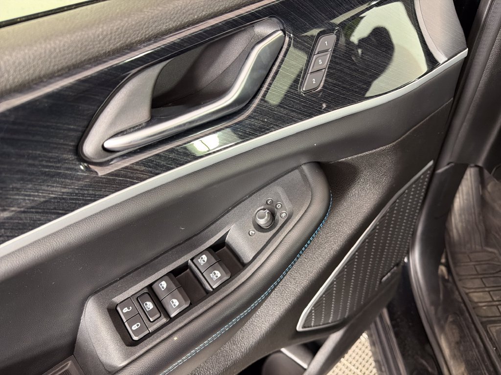 Used 2023 Jeep Grand Cherokee Trailhawk w/ Advanced Protech Group II AWD/4WD image 18