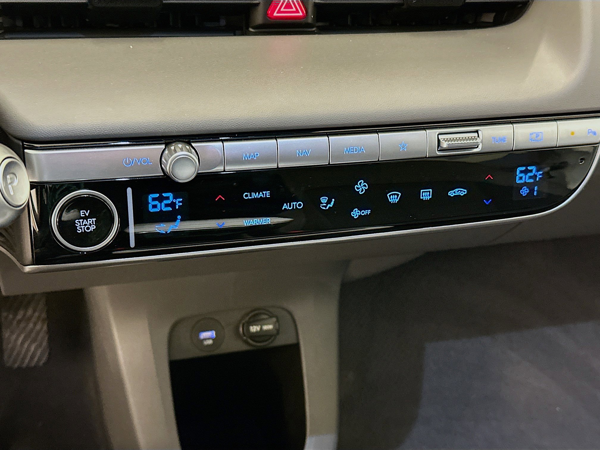 Used 2024 Hyundai Ioniq 5 SEL image 24