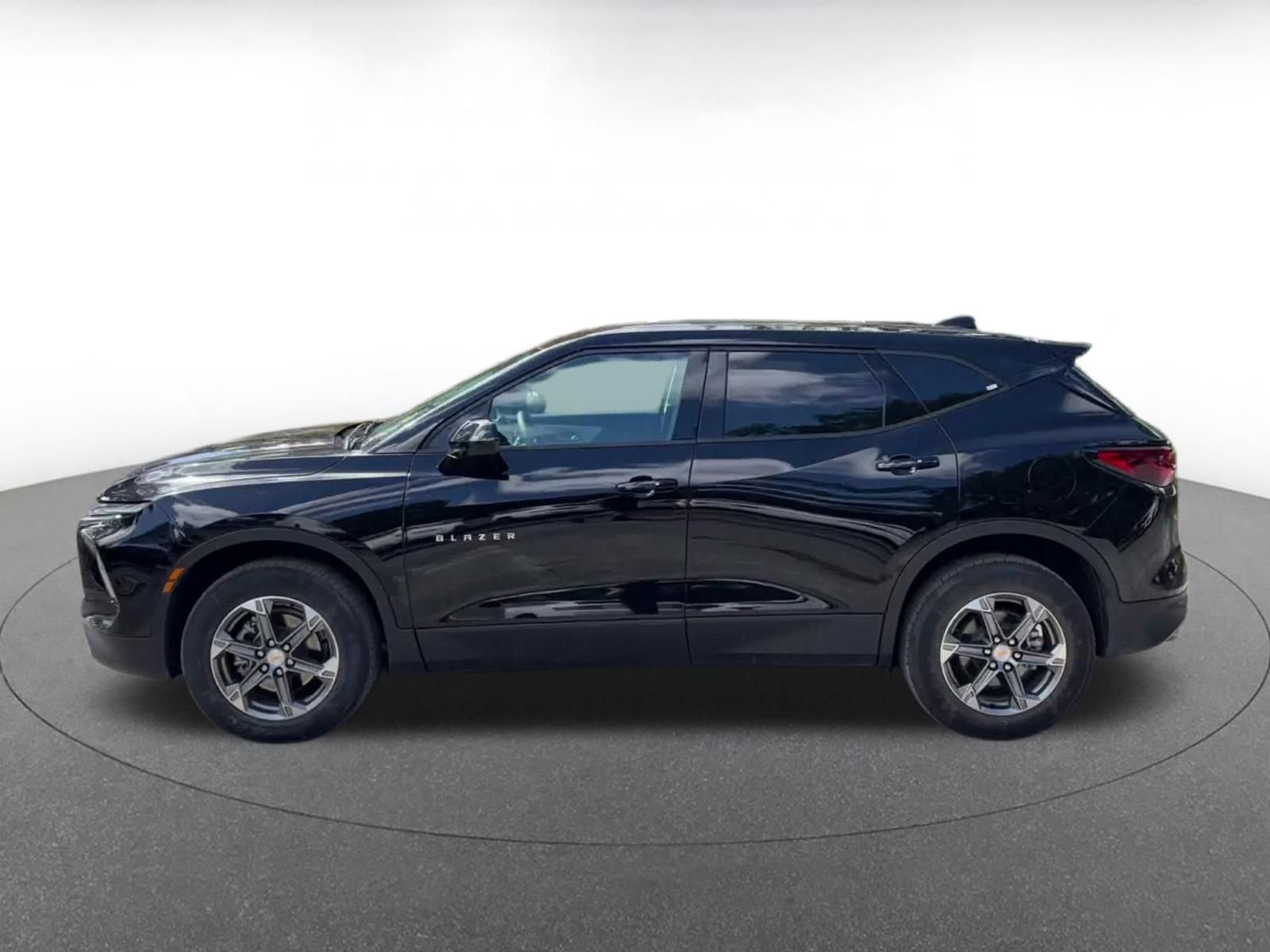 Used 2026 Chevrolet Blazer LT FWD image 8