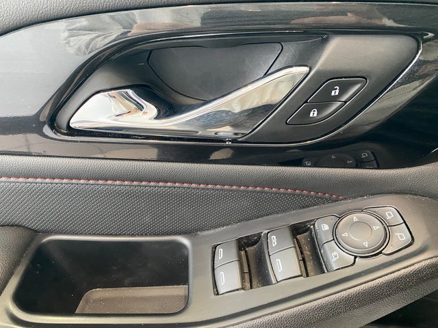 Used 2023 Chevrolet Traverse RS image 12