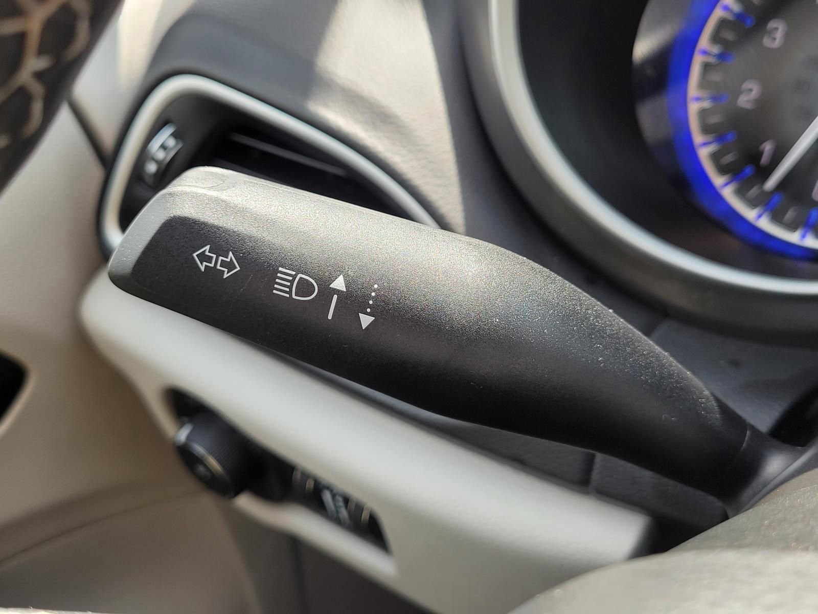 Used 2024 Chrysler Pacifica Touring-L FWD image 31