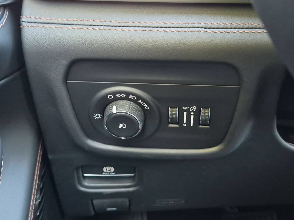 New 2027 Jeep Grand Cherokee Summit AWD/4WD image 18