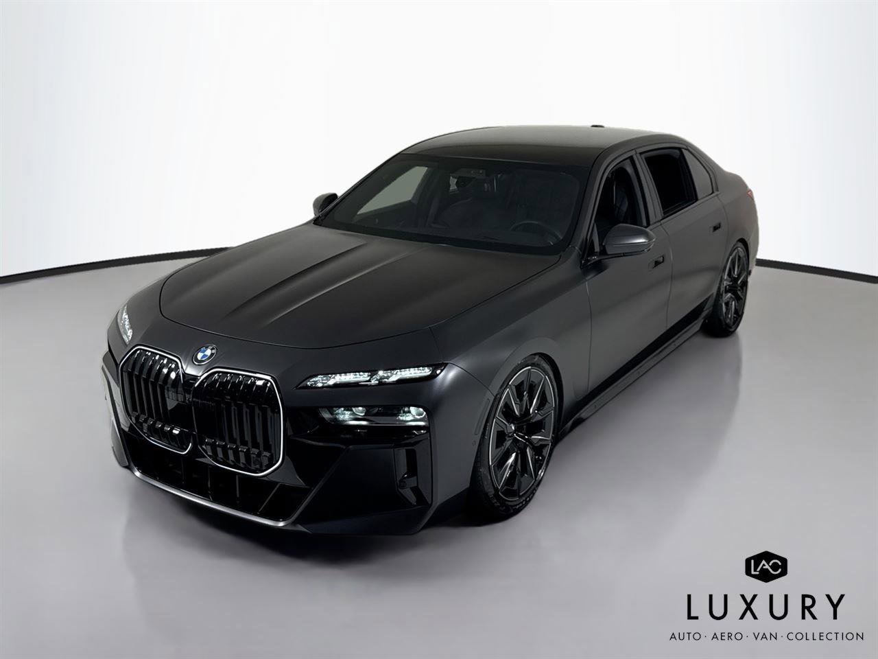 Used 2025 BMW 760i xDrive w/ Executive Package AWD/4WD image 4