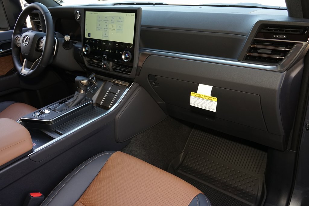 Used 2025 Lexus GX 550 image 11