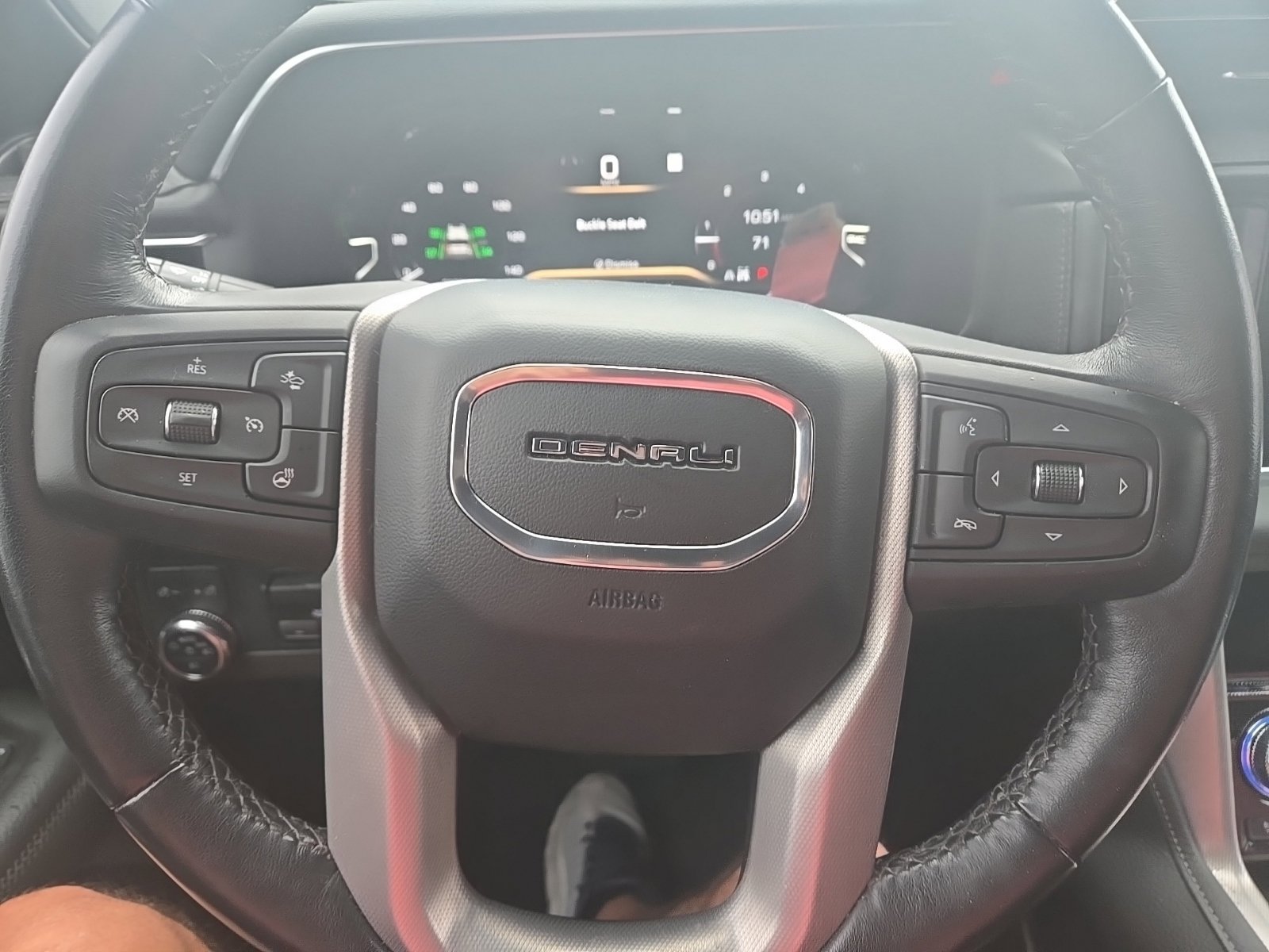 Used 2022 GMC Yukon Denali w/ Denali Ultimate Package AWD/4WD image 22