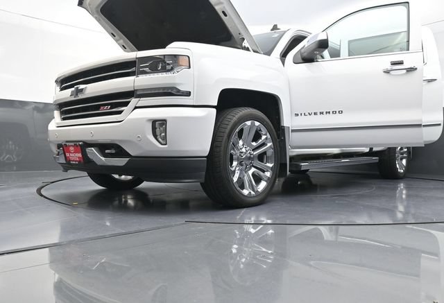 Used 2018 Chevrolet Silverado 1500 LTZ Z71 w/ LTZ Plus Package AWD/4WD image 41
