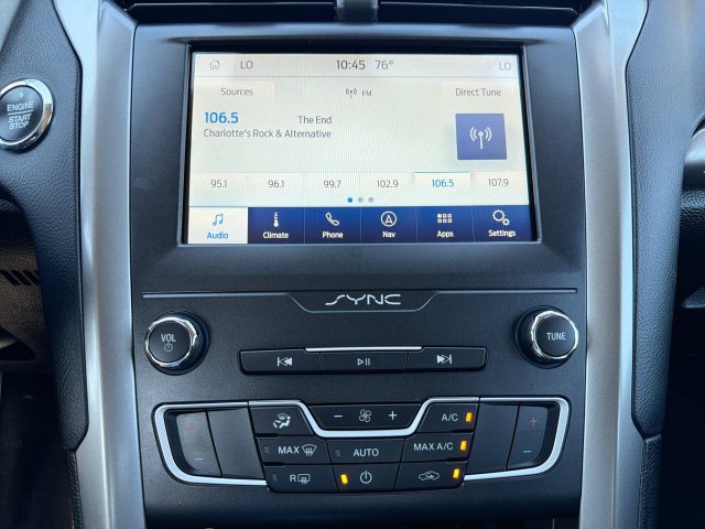 Used 2020 Ford Fusion SE FWD image 15