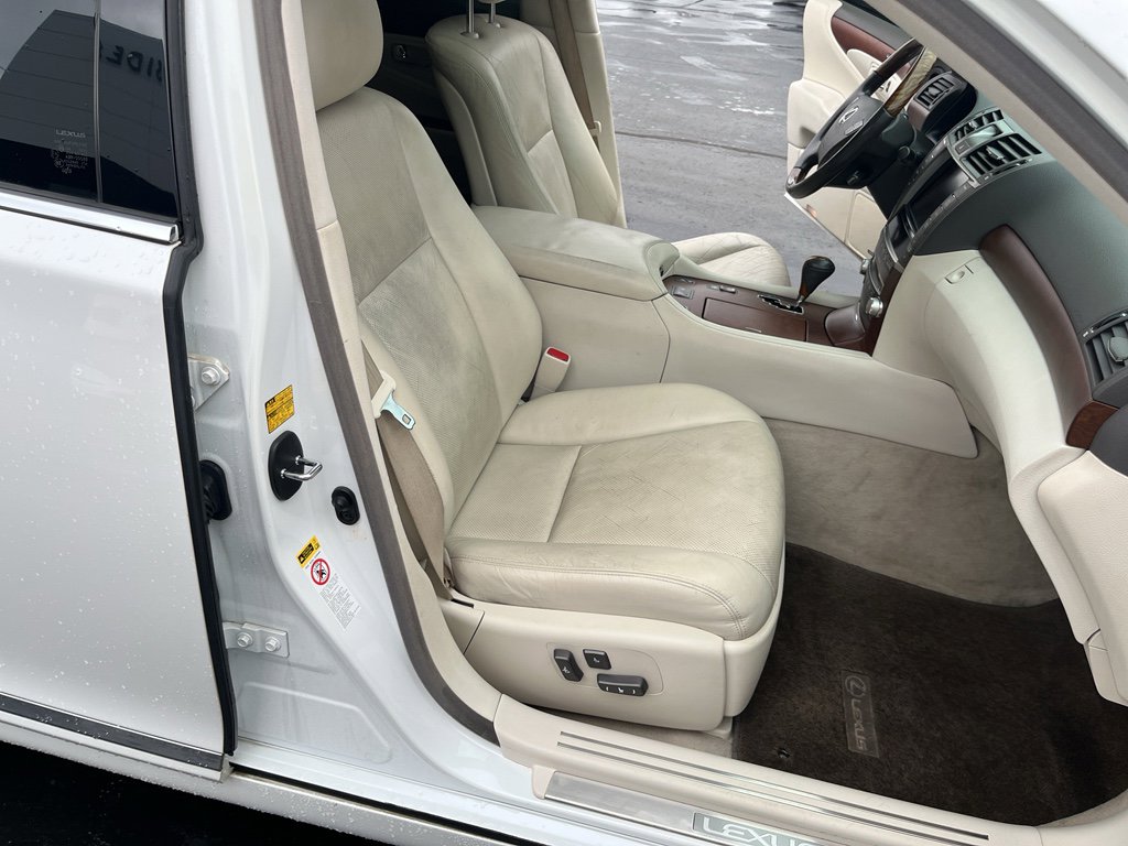 Used 2011 Lexus LS 460 w/ Comfort Pkg image 42