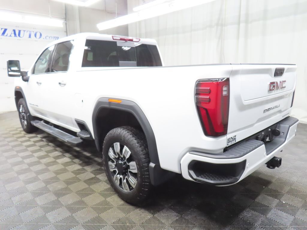 Used 2025 GMC Sierra 3500 Denali image 5