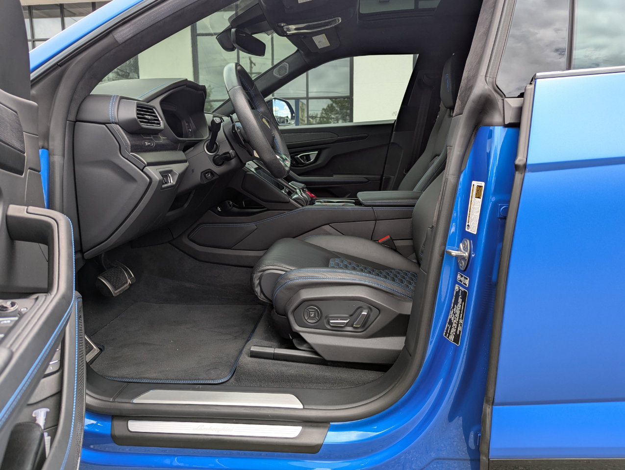 Used 2021 Lamborghini Urus image 12