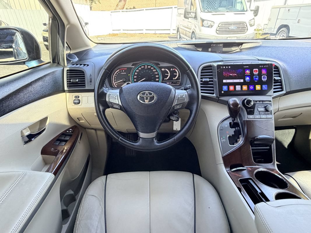 Used 2010 Toyota Venza w/ Leather Pkg FWD image 24